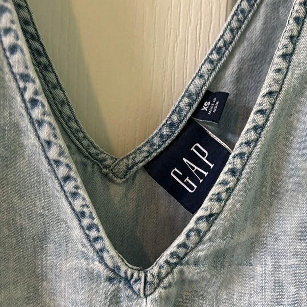 Denim Gap women’s top - Picture 2 of 3